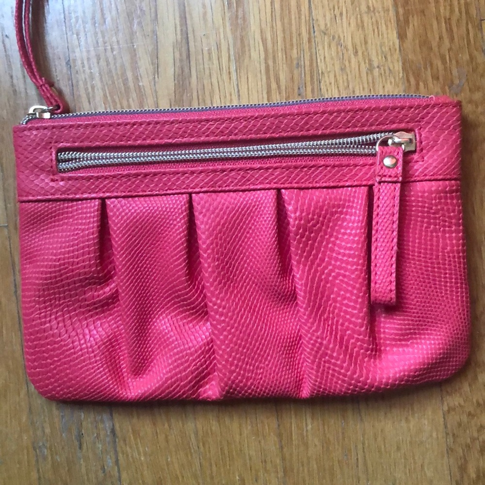 Coral Clutch